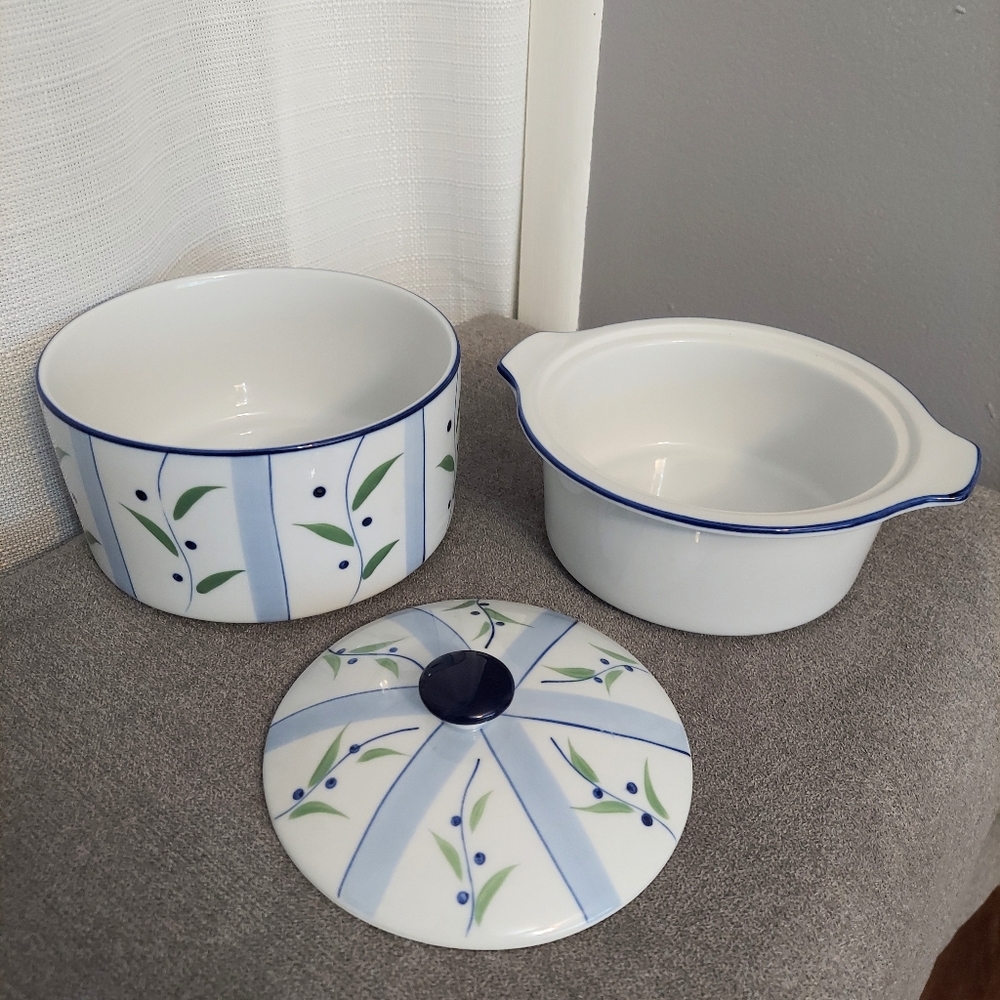 Cook Street Lidded Side Server Blueberry Vine Stoneware 3 Piece Water Insulated - Picture 3 of 9